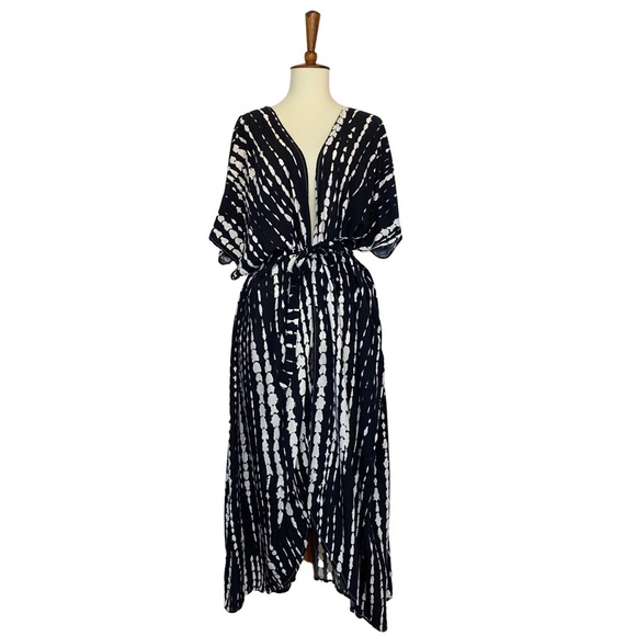 Black and White Abstract Striped Kimono Duster Beach Coverup - Picture 8 of 16